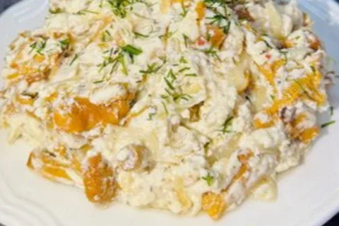 Лисички жареные с луком в сметане