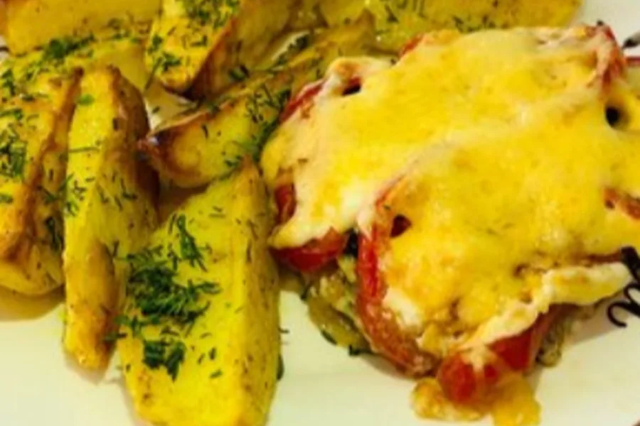 Мясо по-французски с картошкой по-деревенски