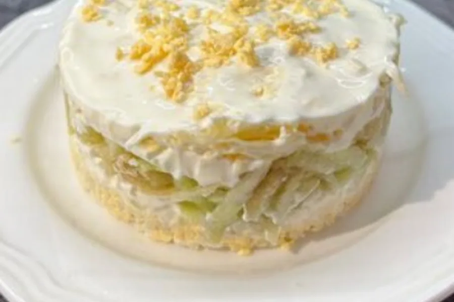Салат Нежность с яблоками, яйцами и сыром