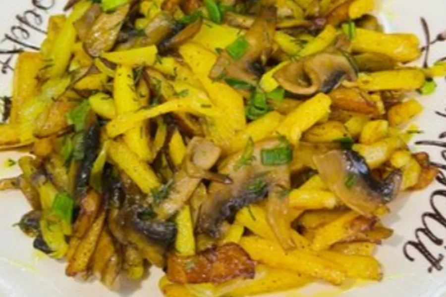 Картошечка жареная с грибами и лучком
