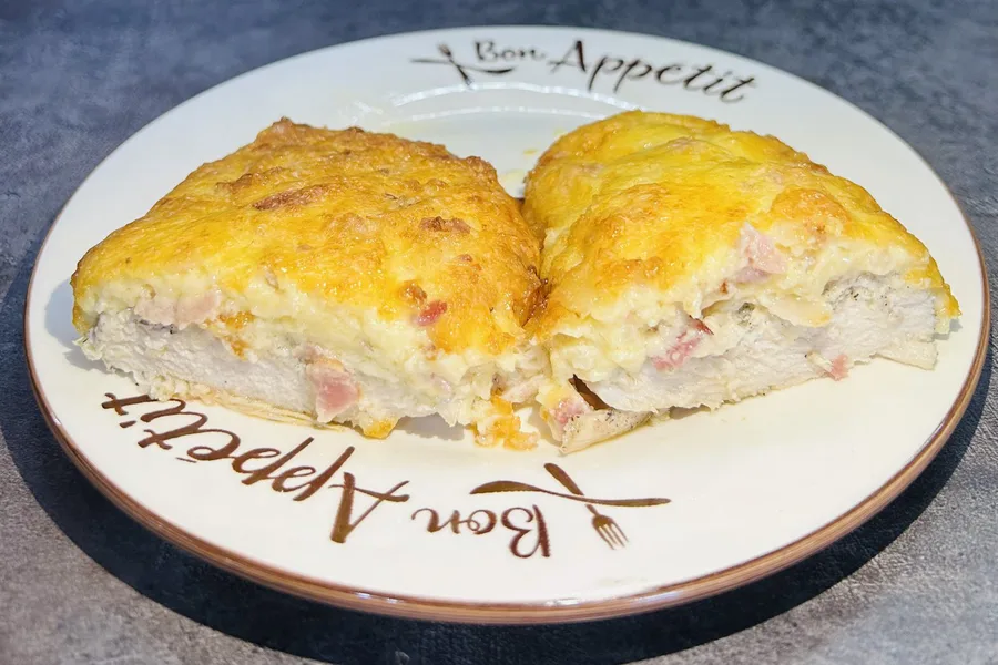 Куриное филе с сырной шапочкой и беконом -нежно, вкусно