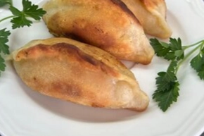 Вареники жареные домашние с картошкой и луком