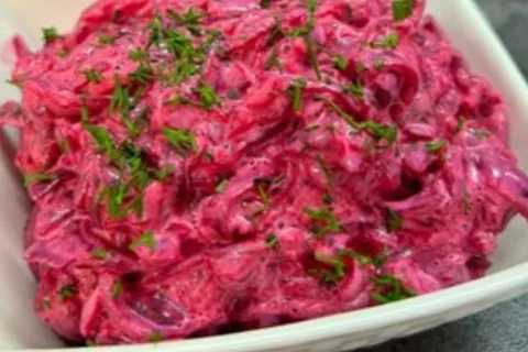 Салат из свеклы с чесноком и майонезом