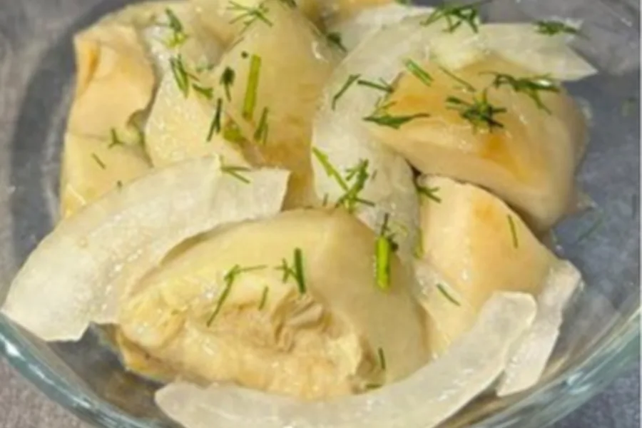 Грузди белые соленые и хрустящие с маслом и лучком