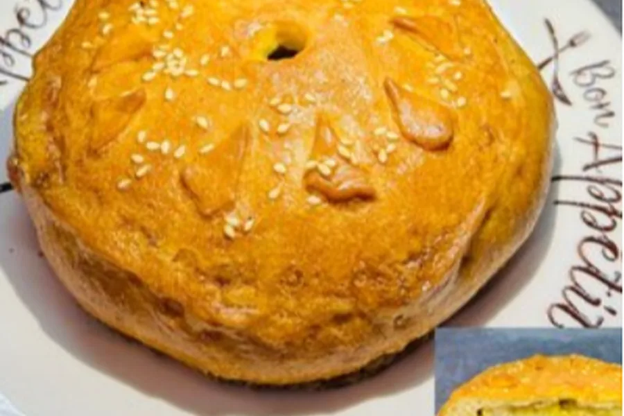Пирог с картошкой и луком с пылу с жару