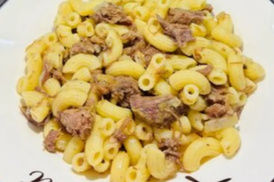 Макароны с тушенкой из говядины очень вкусные