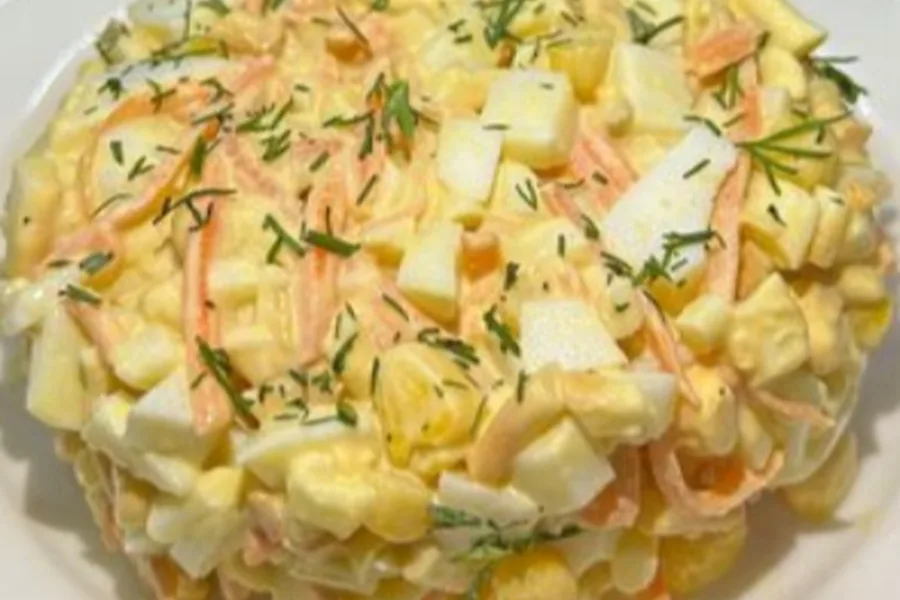 Салат с копченым сыром и корейской морковью